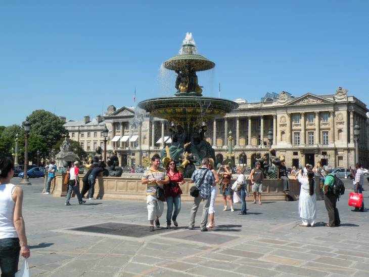  Fontaine, place de la Concorde
